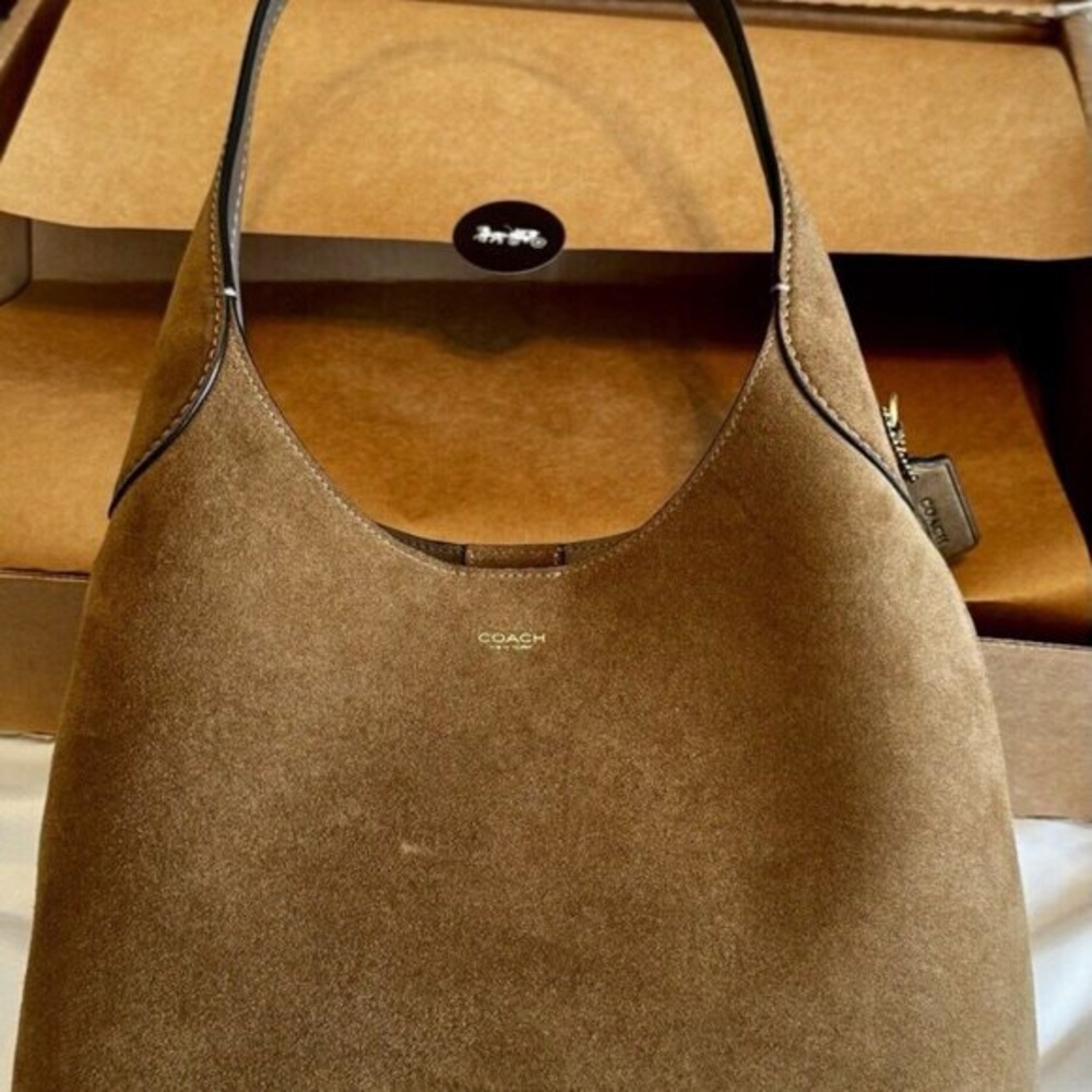 Brooklyn 28 Coach Unique Shoulder Bag🤠😎